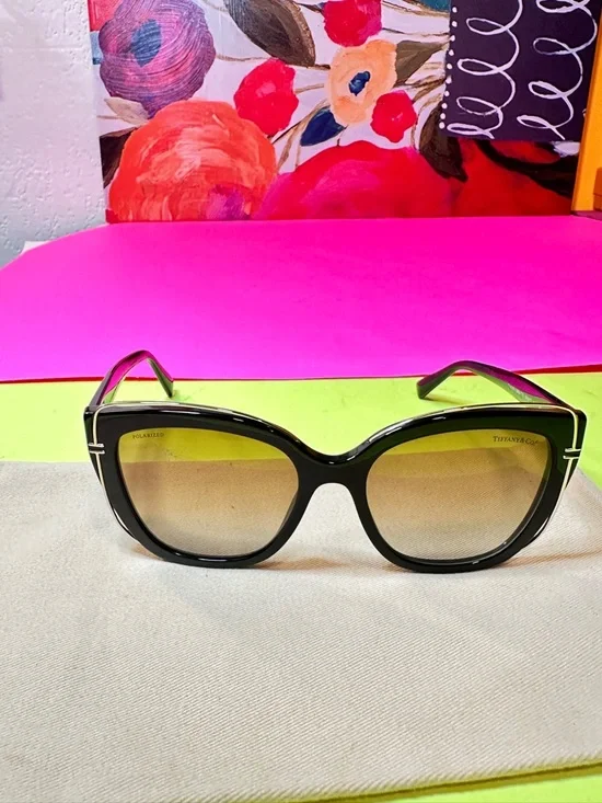 Tiffany & Co. Black Cat-Eye Sunglasses no scratches in great condition - Picture 5 of 12